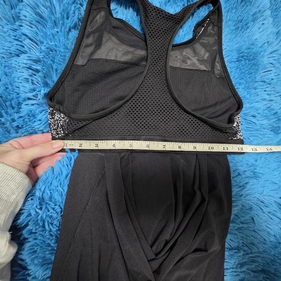 Lululemon Tank With Built In Sports Bra Size 6 - Picture 9 of 10